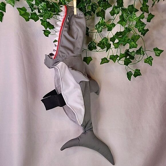 Pet Shark Costume. Size Medium. EUC - Picture 5 of 14